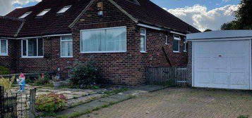 Bungalow to rent in Ederoyd Grove, Stanningley, Pudsey LS28