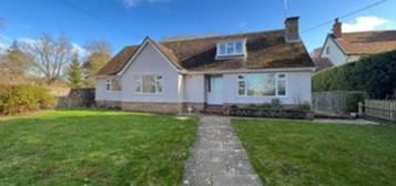 5 bedroom detached bungalow to rent