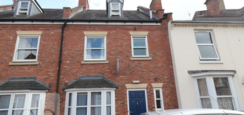 6 bedroom terraced house