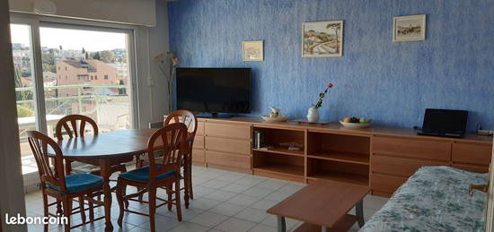 Appartement t2 53m2 derniere etage - grande terrasse - saint-raphael