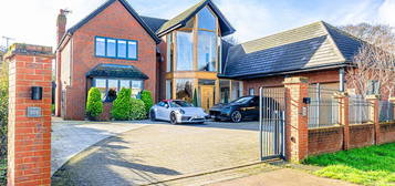 5 bed detached house for sale