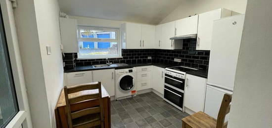 5 bedroom terraced house