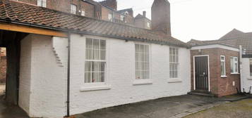 Cottage to rent in The Cottage, The Crescent, York YO24