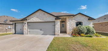 2820 Skinner Dr, Lorena, TX 76655