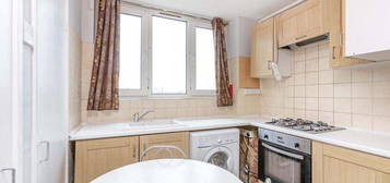 Flat to rent in Clem Attlee Court, London SW6