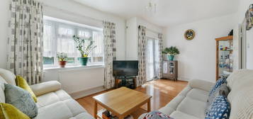 4 bed maisonette for sale