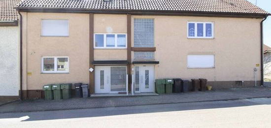 Sofort wohlfühlen: Erdgeschosswohnung mit Gartenanteil und Garage in Heidenhofen