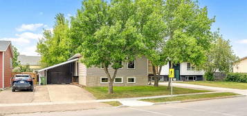 2710 E 49th Ave, Lloydminster, SK S9V 1H7