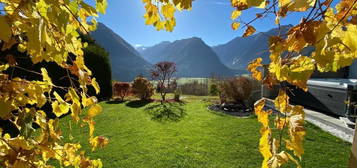 Einfamilienhauscharakter! Sehr gepflegte Doppelhaushälfe auf der Sonnenseite mit Bergpanoramablick!