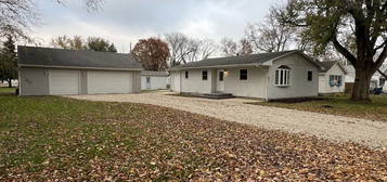 314 W James St, Dwight, IL 60420