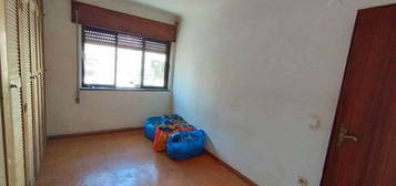 Arrendo apartamento T2 na Moita