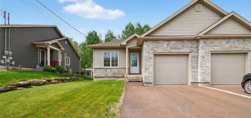 209 Erinvale Dr, Moncton, NB E1A 9S1