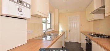 Terraced house to rent in Glencoe Road, Chatham ME4