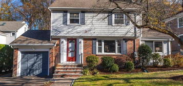 420 Lowell Ave, Newton, MA 02460