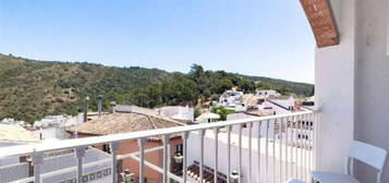 Piso en avenida De Andalucia en Benahavís