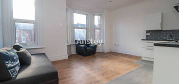 3 bed flat to rent