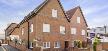 Flat for sale in Leeway Close, Hatch End, Pinner HA5