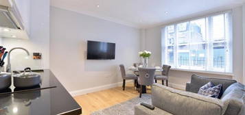 Flat to rent in 39 Hill Street, 39 Hill Street, London W1J