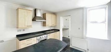 3 bed terraced house to rent