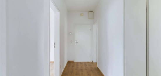 MODERNISIERTE, 
helle 3-Zimmer-Wohnung mit Balkon