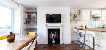 Maisonette to rent in Hill Rise, Richmond TW10