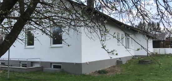 Sonniger und vollständig renovierter 6 Zimmer-Bungalow in Egglham