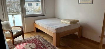 Reiheneckhaus mit Wlan, TV, 2 Schlafzimmer, Wohnzimmer, Küche, Essplatz, Bad, Wc, Waschmaschine und Garten