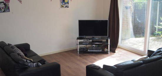 4 bed shared accommodation to rent