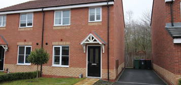 3 bed semi-detached house to rent