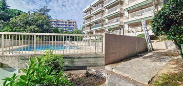 EXCLUSIVITE CANNES - Rue Beaulieu : STUDIO EN DERNIER ETAGE AVEC PARKING EN SOUS SOL ET PISCINE !!!