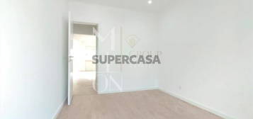 Apartamento T3 Renovado na Amadora- Venteira