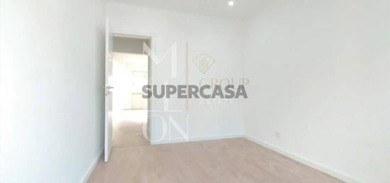 Apartamento T3 Renovado na Amadora- Venteira