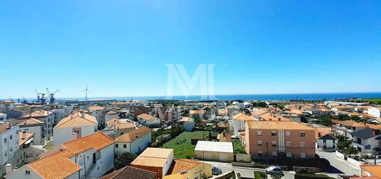 Apartamento T3 com terraço e vistas Mar