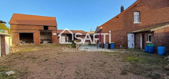 Ancien corps de ferme avec grange à aménager