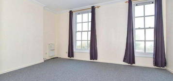 Flat to rent in Oaklands House, Maidstone ME14