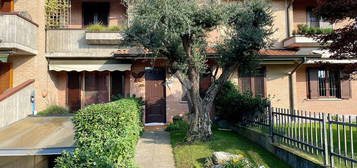 VILLA A SCHIERA A CASIRATE D'ADDA