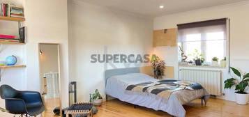 Apartamento T3 duplex remodelado- varandas c/ vista e garagem, Qta da Bicuda, Cascais