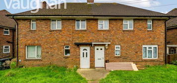 3 bedroom semi-detached house to rent