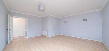 Flat to rent in Norfolk Court, Manor Road, Barnet EN5