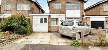 3 bedroom link detached house for sale