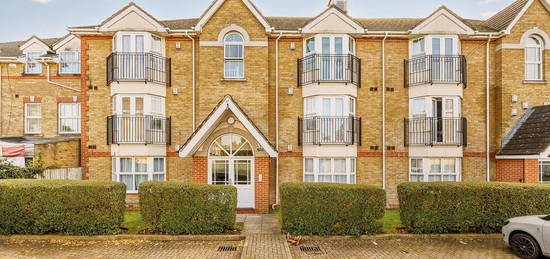 Flat for sale in Draper Close, Isleworth TW7