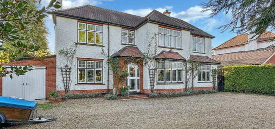 5 bedroom detached house for sale