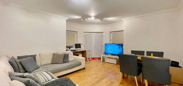 2 bed flat to rent