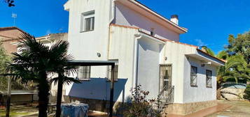 Chalet pareado en venta en Chapineria