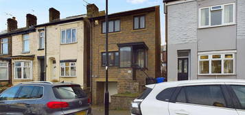 3 bedroom detached house to rent