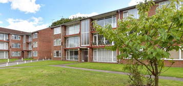 2 bedroom ground floor flat for sale