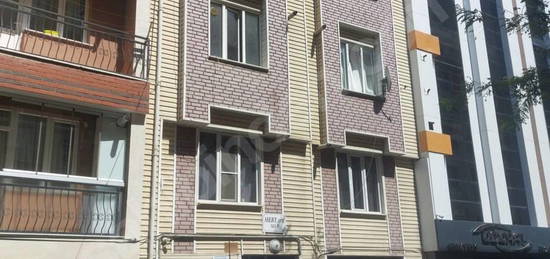 YENİBAĞLAR'DA EŞYALI 1+1 KİRALIK DAİRE