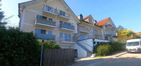 Hübsches Apartment mit Balkon, teilmöbliert