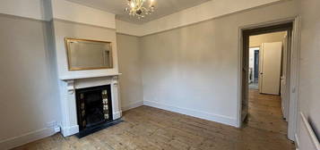 2 bed terraced house to rent