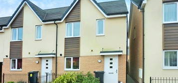 3 bed semi-detached house to rent